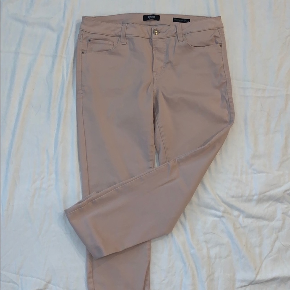 Kensie knockout skinny jeans. Mid rise